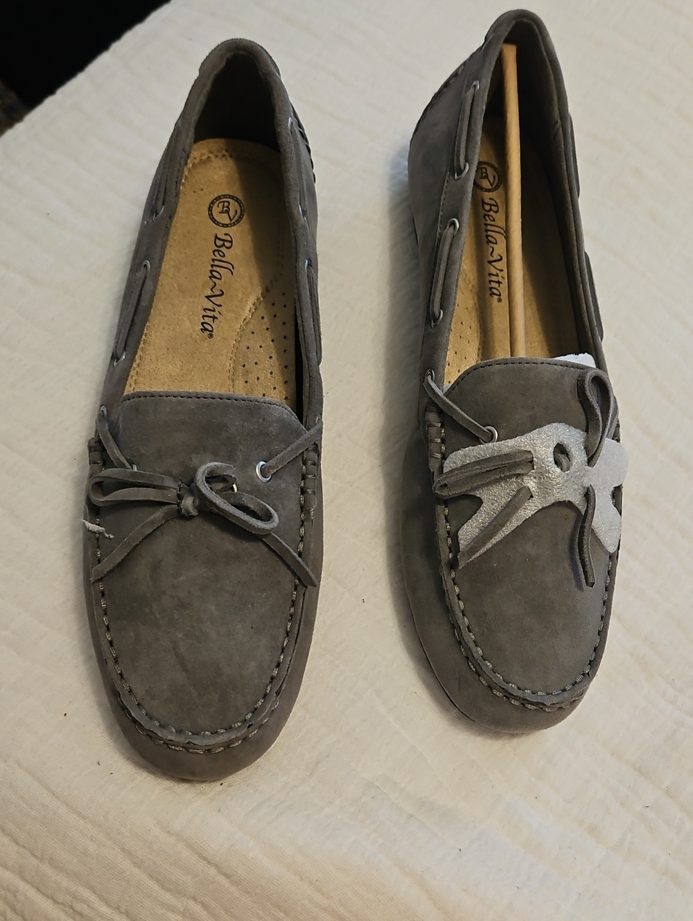 Bella Vita Gray Suede Bow New! Moccasin Loafers Size 9.5